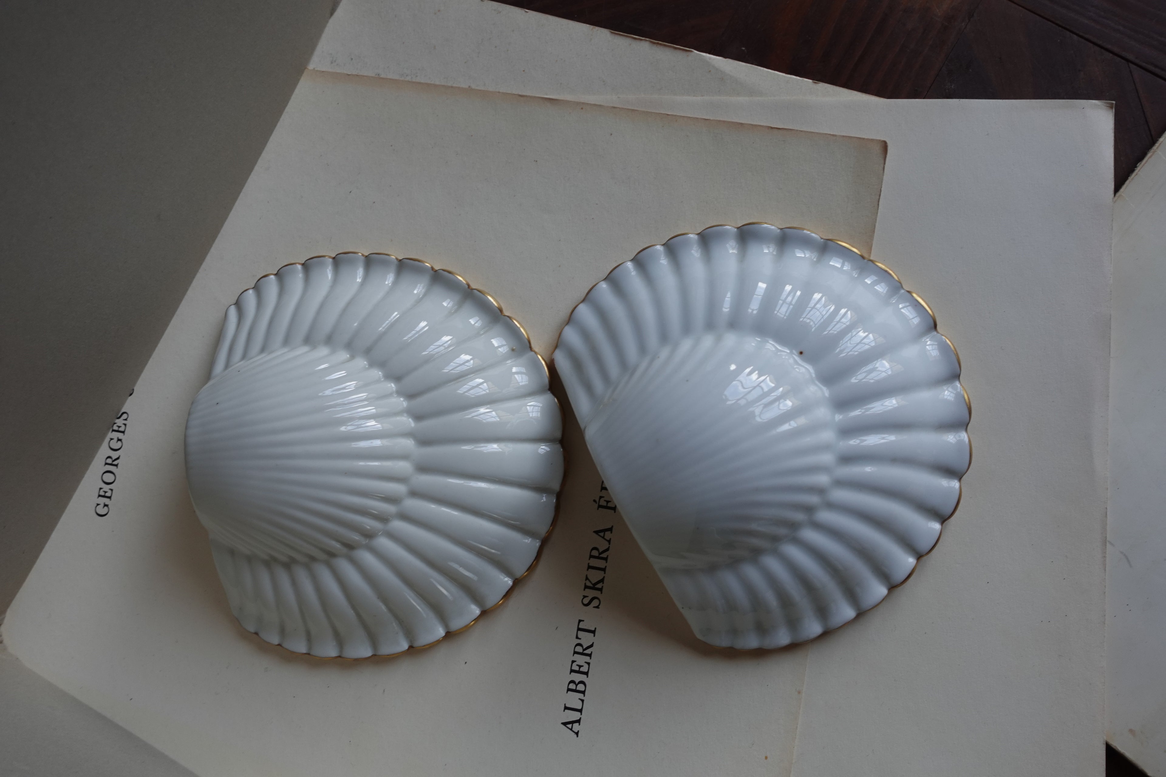 Pair of White Porcelain Scallop Shell Wall Brackets