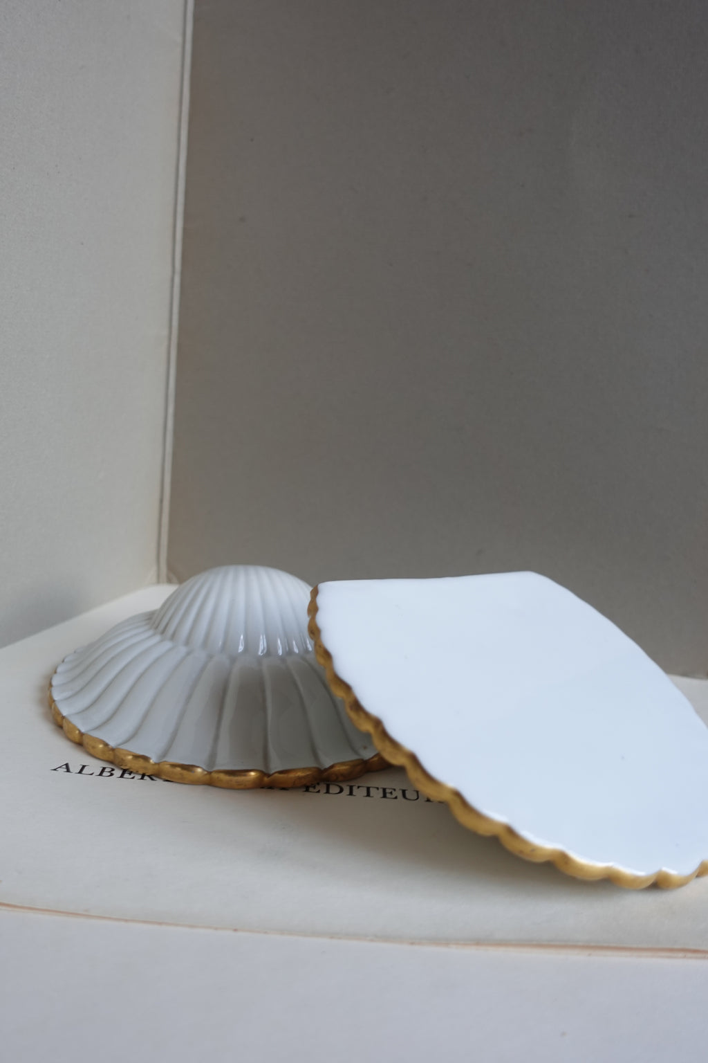 Pair of White Porcelain Scallop Shell Wall Brackets